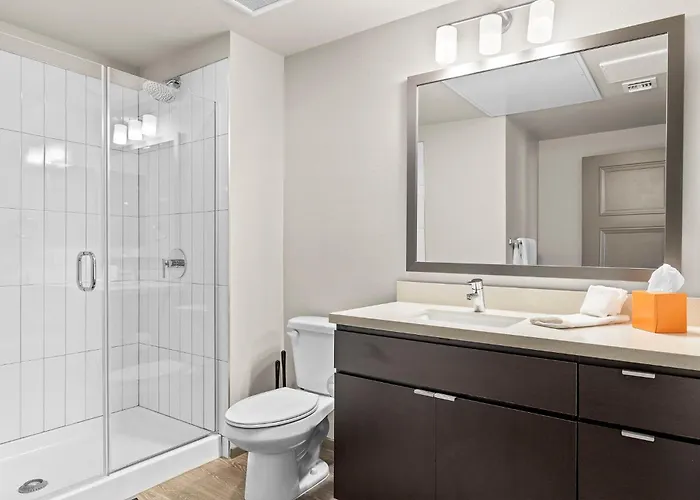 Cozysuites At Cuvee Apartment