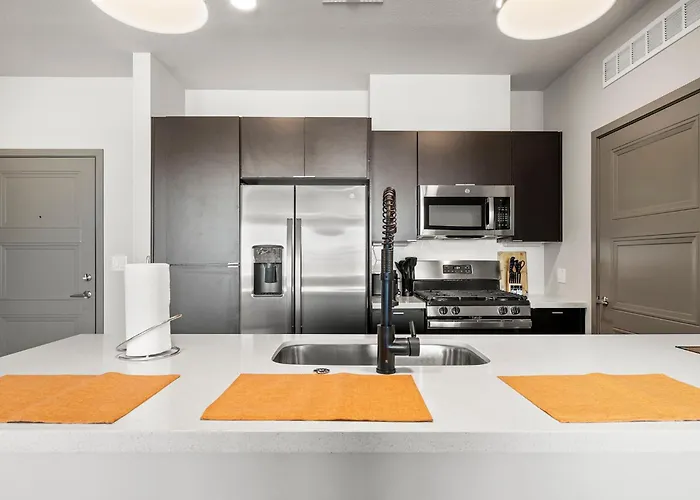 Cozysuites At Cuvee Apartment
