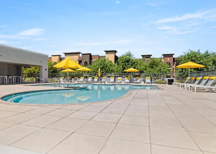 Cozysuites At Cuvee Apartment Glendale