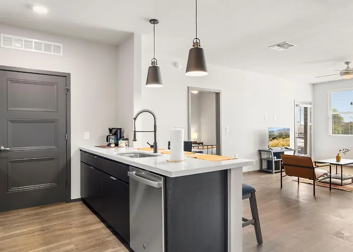 Cozysuites At Cuvee Apartment *