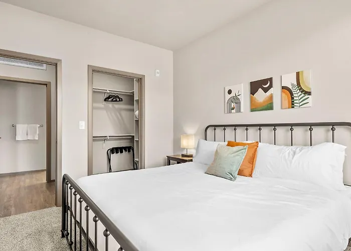 Apartment Cozysuites At Cuvee Glendale